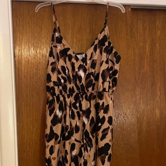 Leopard Print Jumpsuit - Picture 2 of 3